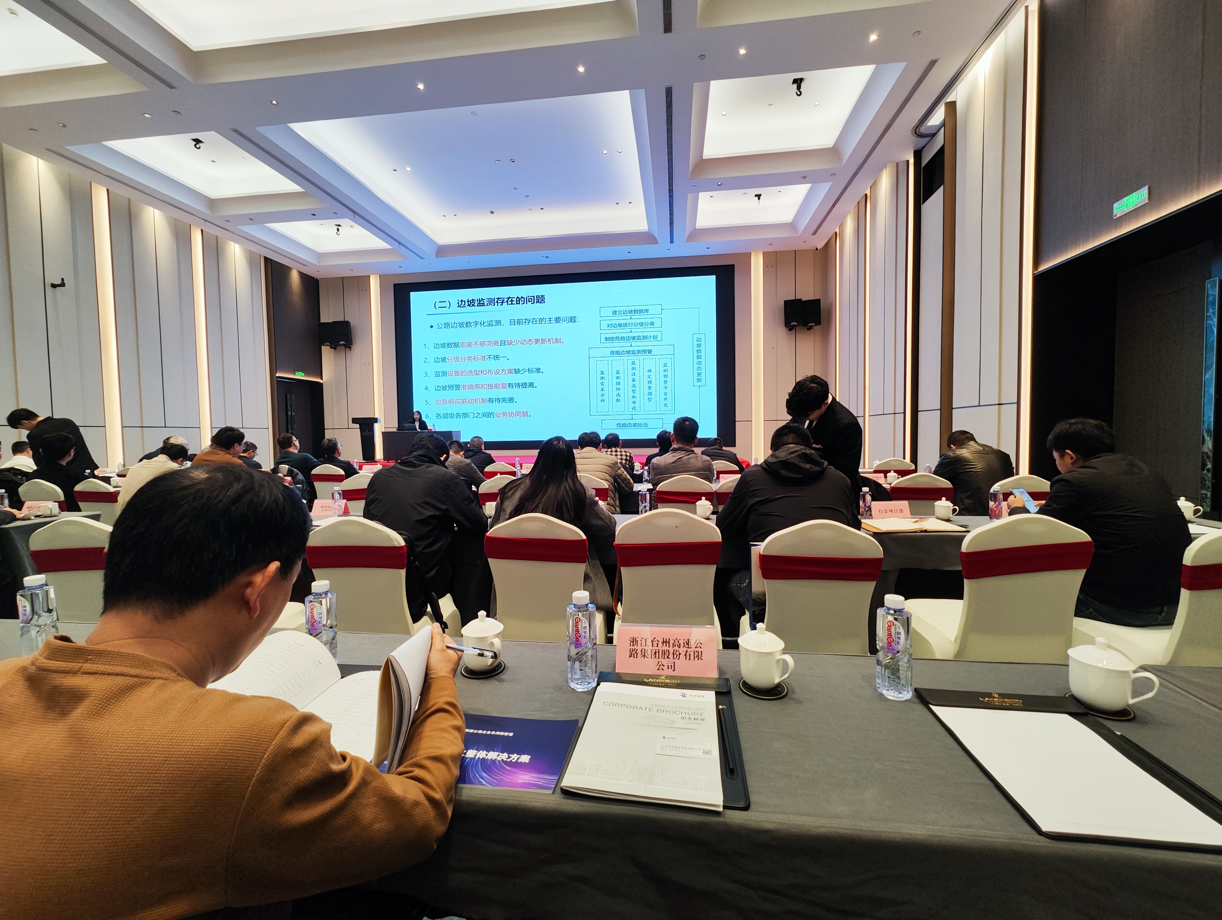 1764232481679952.jpg 39fd366b55398d6794bf4fc21a9ae4a0.jpg